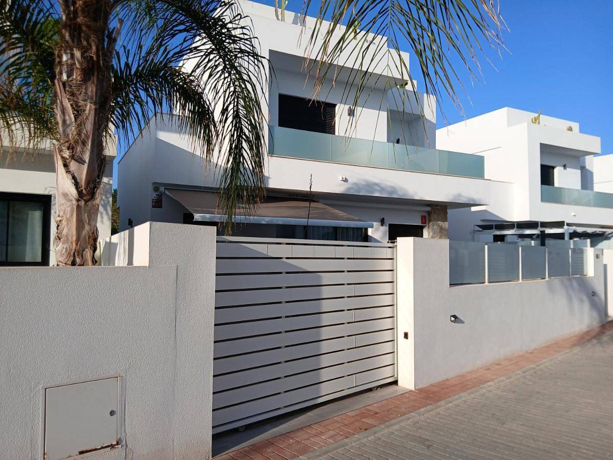 Three-Bedroom Villa in La Herrada, Los Montesinos