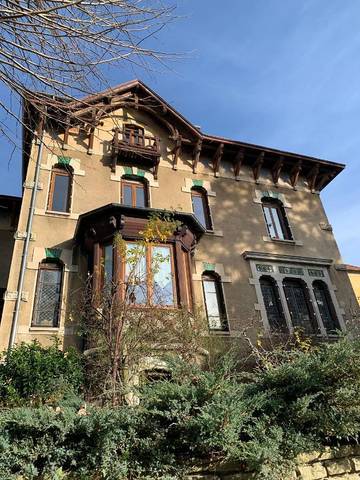 Maison d’hôte pour 3 personnes, avec vue et jardin ainsi que terrasse et piscine à Thizy-les-Bourgs
