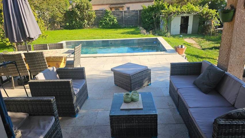 Location de vacances pour 8 personnes, avec piscine ainsi que jacuzzi et jardin à Pourcieux - 3