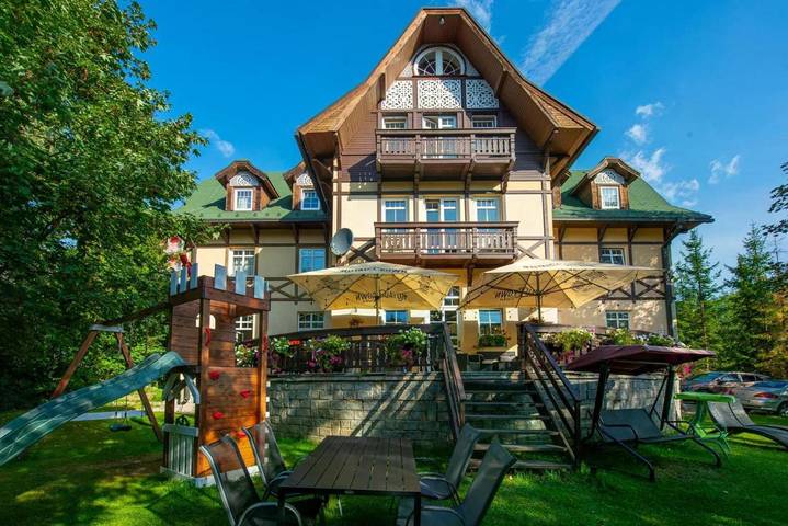 Hotel dla 4 osób, z sauna i balkon oraz widok w Stary Smokowiec