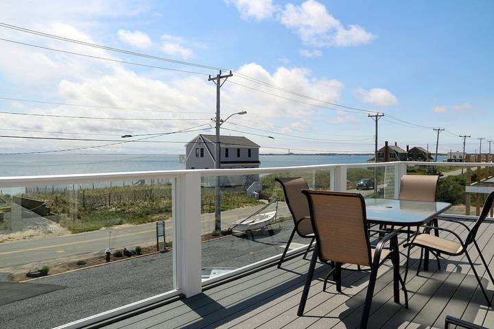 Vacation rental for 14 people, with pool and yard as well as hot tub and sauna in Truro (MA)