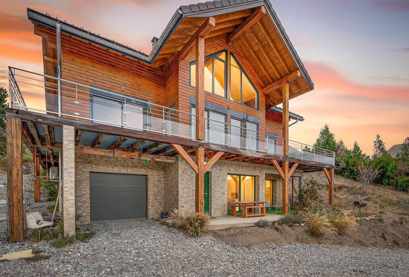 Casa de vacaciones 'Un Coin De Paradis À Puy Sanières' con vistas al lago, terraza privada y Wi-Fi in Puy-Sanières, Parque Nacional de los Ecrins