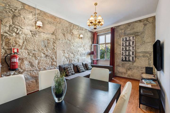 Ganze Wohnung, Ferienwohnung 'Fontainhas Stone' mit Wlan in Porto, Porto Distrikt