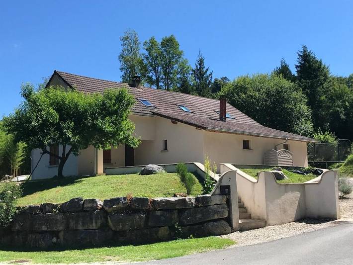 Villa pour 8 personnes, avec piscine et jardin dans le Jura - 4