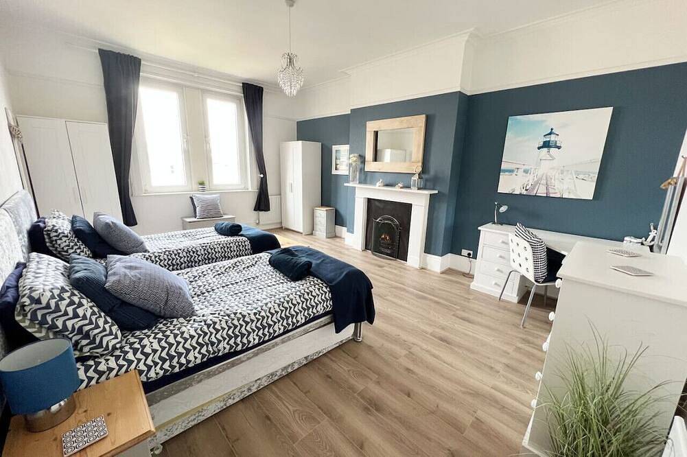Entire apartment, Beach at end of road, private parking, dog welcome in Southsea, Portsmouth