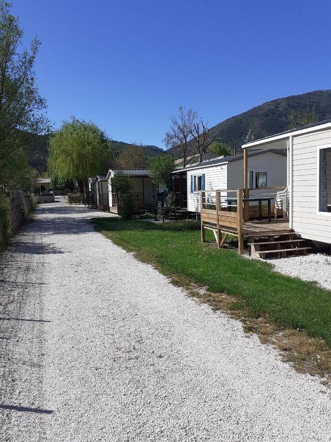 Camping pour 6 personnes, avec jardin et vue à Castellane - 4