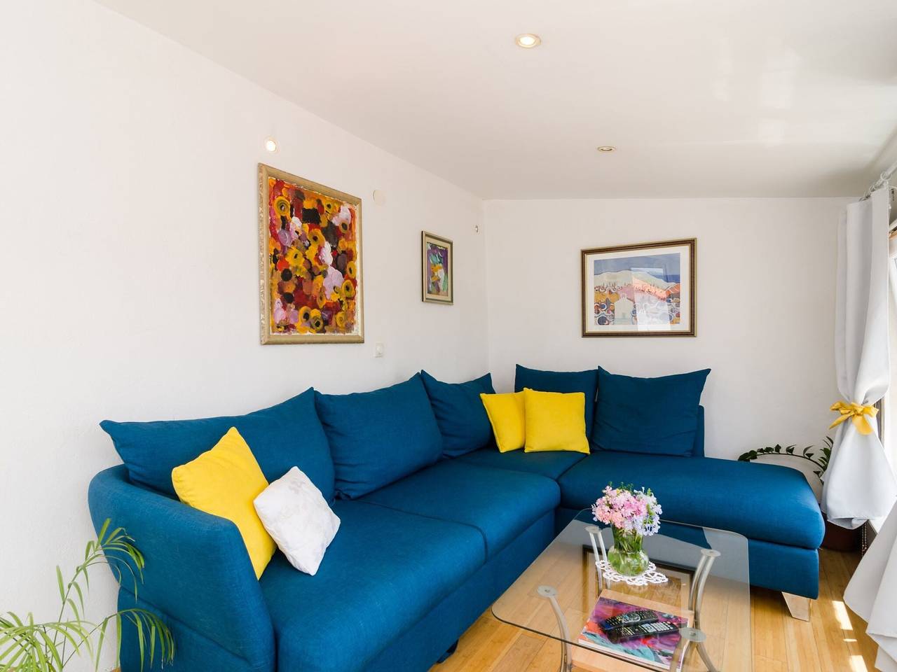 Entire apartment, Apartment Emma - Two Bedroom Apartment with Balcony and Sea View in Dubrovnik, Grad Dubrovnik
