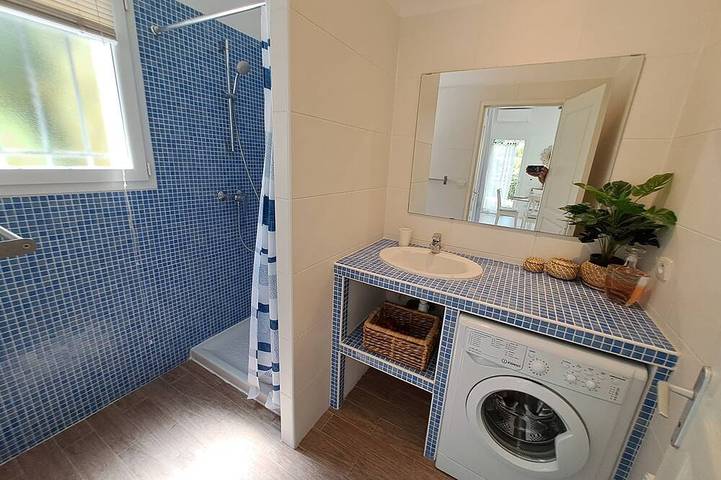 Vacation home with garden. 500 metres from the beach and shops in Le Pradet, Mittelmeerküste (Frankreich)