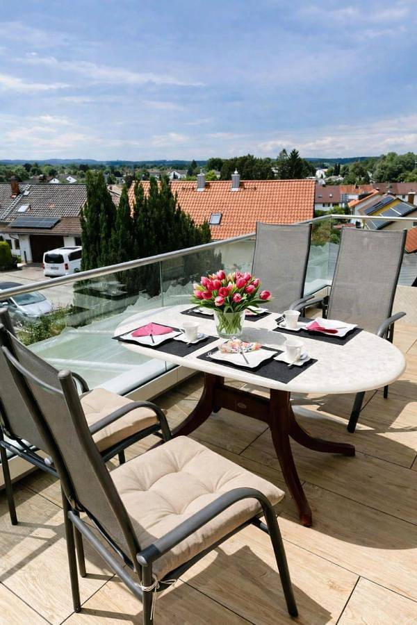 Appartement entier, Panorama Apartment im Allgäu mit Balkon, Garten und Stellplatz in Marktoberdorf, Souabe (Bavière)