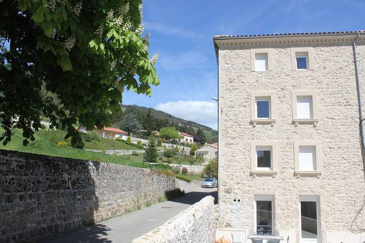 Location de vacances pour 8 personnes dans Vanosc