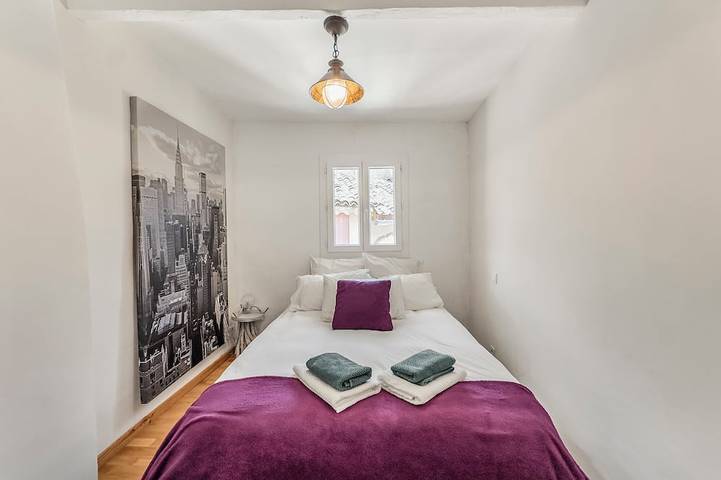 Typical town house with a private garden. in L'Isle-sur-la-Sorgue, Vaucluse