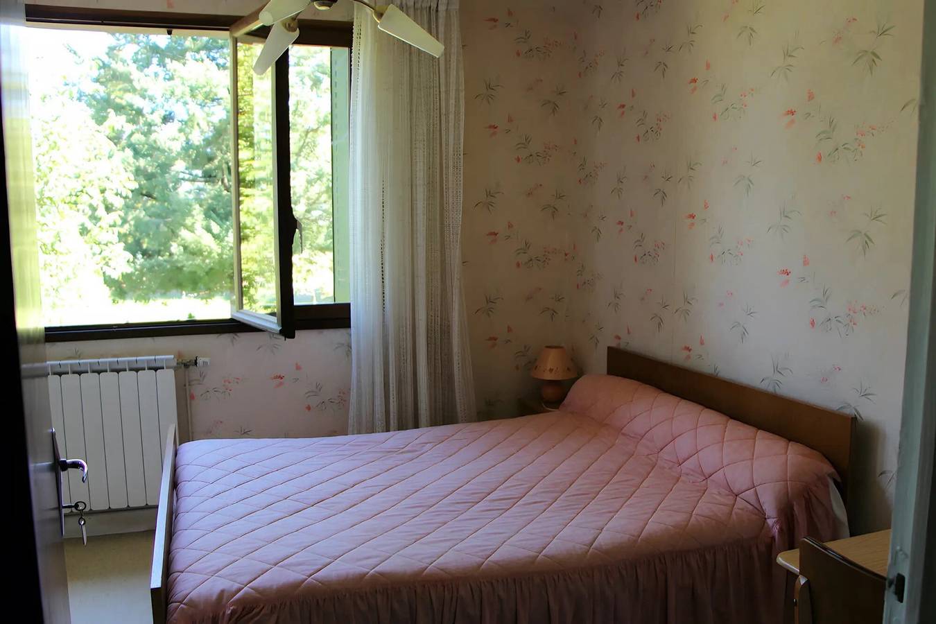 Chambres d'hôtes Bellevue – Chambre 2 in Junhac, Région d'Aurillac