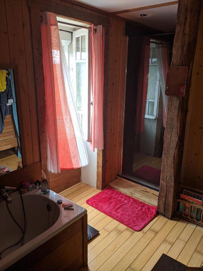 Location de vacances pour 3 personnes, avec jardin et vue, animaux acceptés à Tourtoirac - 2