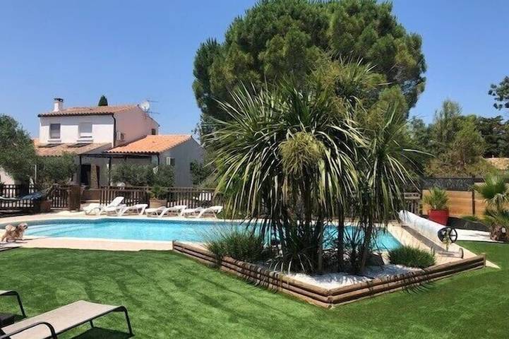 Location de vacances pour 8 personnes, avec jardin, animaux acceptés à Villemoustaussou