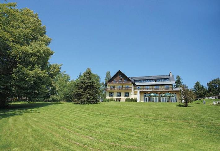Hotel, mit Terrasse und Garten sowie Sauna in Schöneck (Sachsen) - 4
