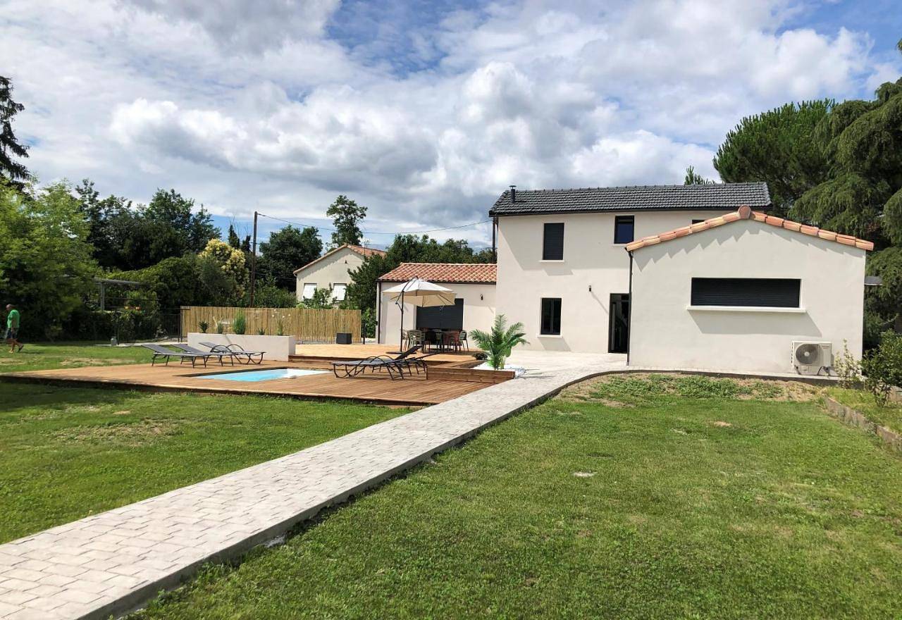 Three-Bedroom Home in Alès, Parc national des Cévennes