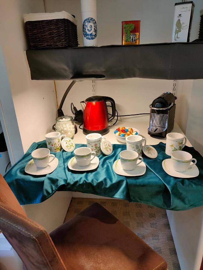 Appartement de vacances entier, Double Room with Shared Bathroom in Magny-les-Hameaux, Parc naturel régional de la Haute Vallée de Chevreuse