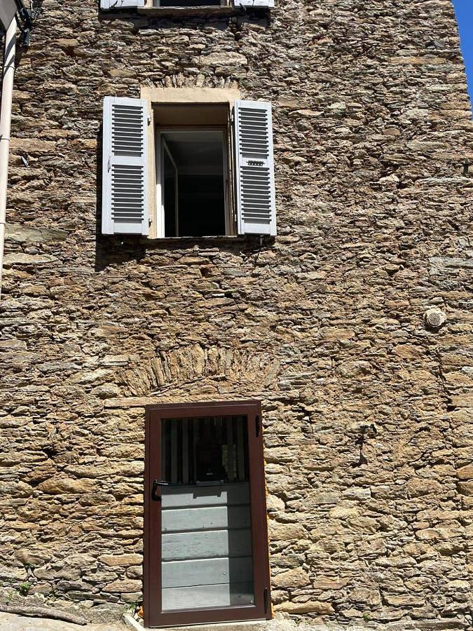 Gîte pour 2 personnes, avec vue ainsi que jardin et terrasse à Porri - 4