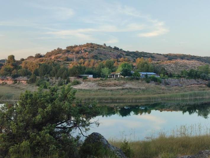 Casa de vacaciones para 8 personas, con vistas al lago y vistas además de jardín y piscina en Parque natural de las Lagunas de Ruidera - 2
