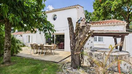 Gîte pour 9 personnes, avec jardin à Saint-Révérend