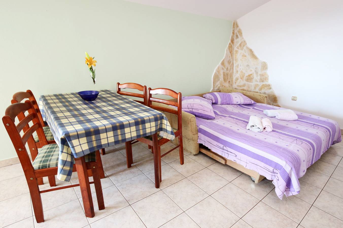 Ganze Wohnung, Ferienwohnung für 4 Personen mit Meerblick in Zaboric, Šibenik-Knin