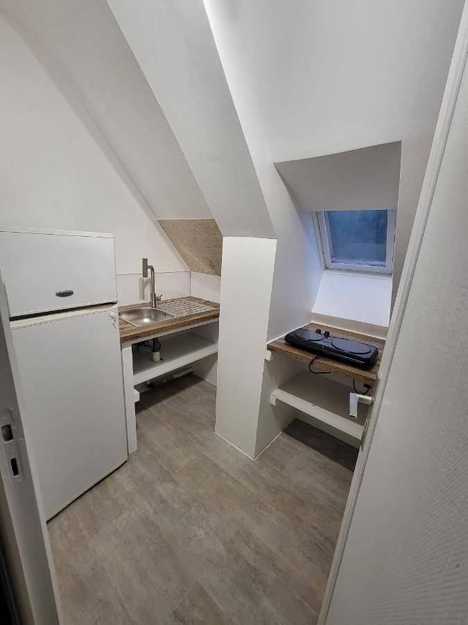 Gîte pour 2 personnes, avec Terrasse ainsi que Jardin et Vue à Neulliac - 2