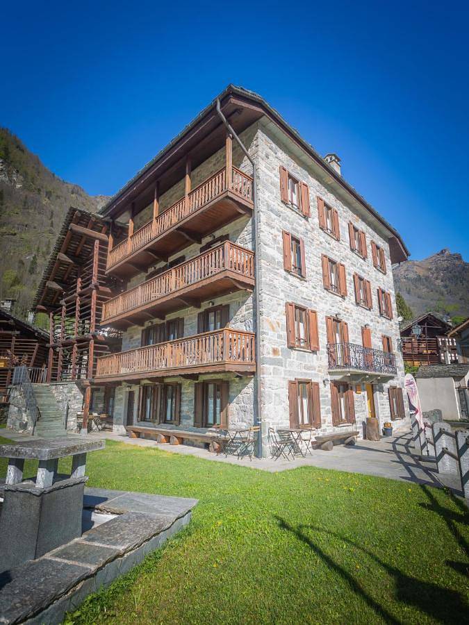 Appartamento per 3 persone, con Balcone e Terrazza nonché Giardino e Panorama a Alagna Valsesia