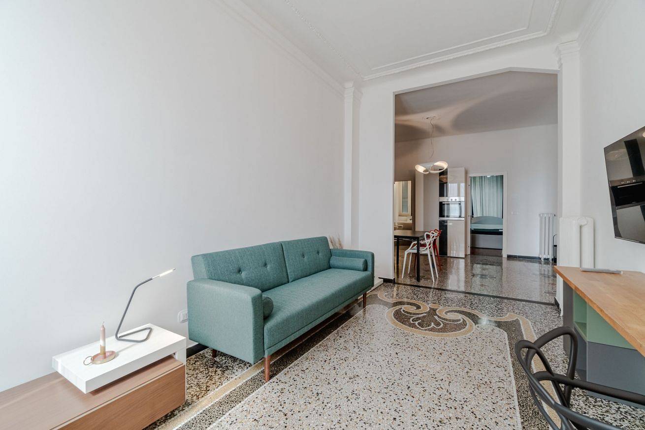Entire apartment, Principe Fs & San Teodoro District Elegant Apt x5 in Genova (City), Genoa