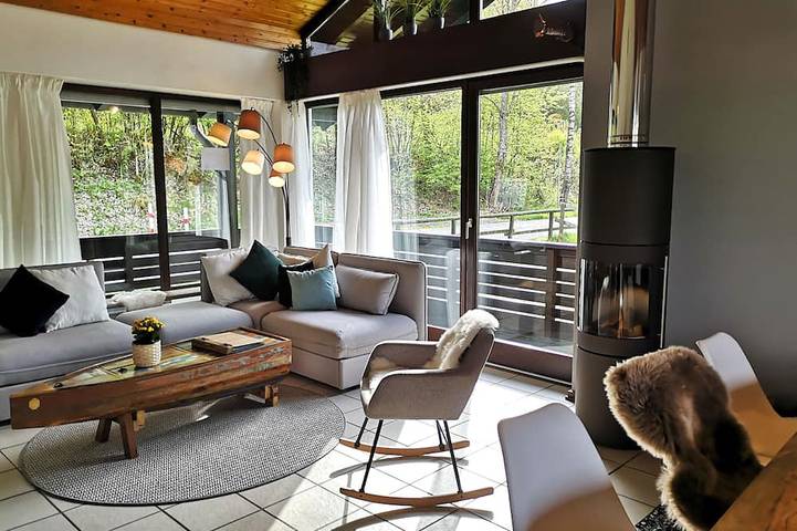 Ferienhaus für 8 Personen, mit Balkon/Terrasse und Terrasse sowie Garten und Sauna