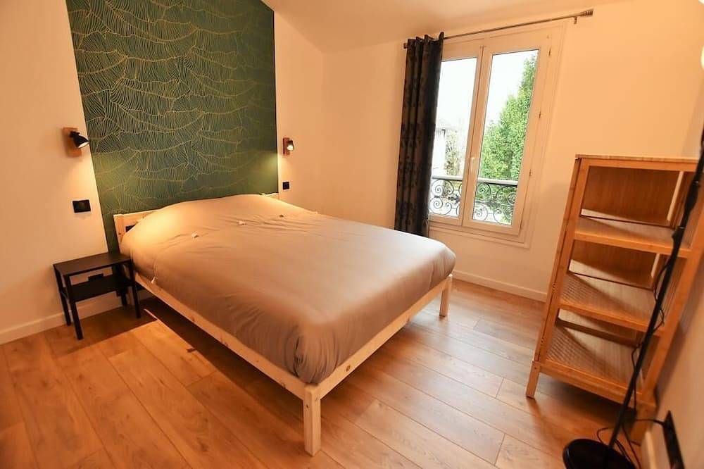 Entire apartment, Le Toit D'Auvers - 2nd floor in Auvers-sur-Oise, Vexin Français Regional Natural Park