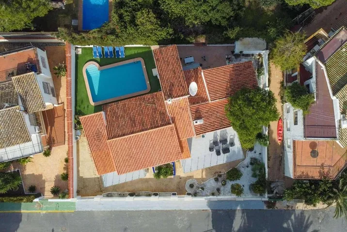 Villa pour 14 personnes, avec piscine et terrasse - 1
