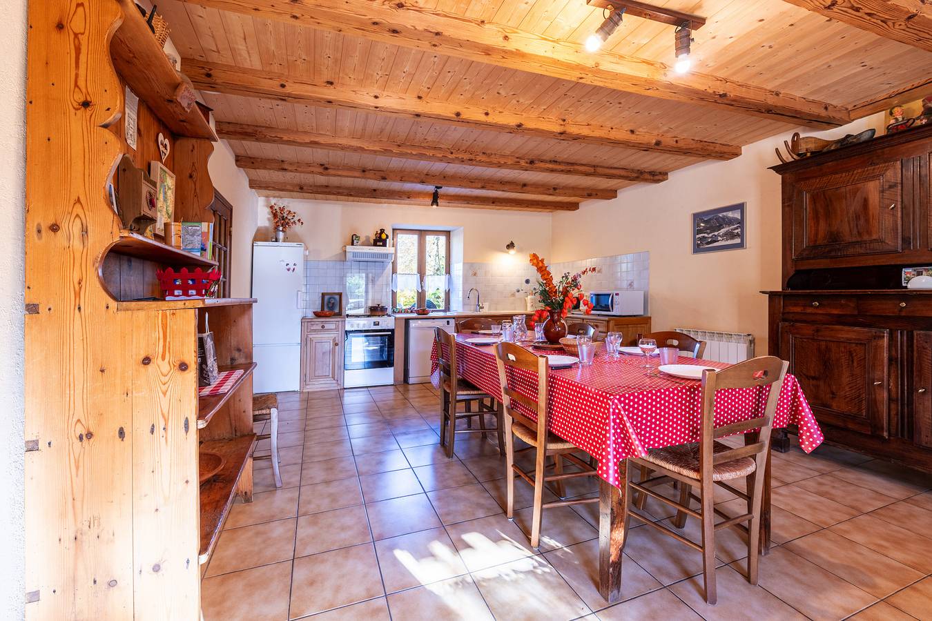 Maison "La Sambuy" avec vue sur la montagne et jardin partagé in La Sambuy-Seythenex, Seythenex