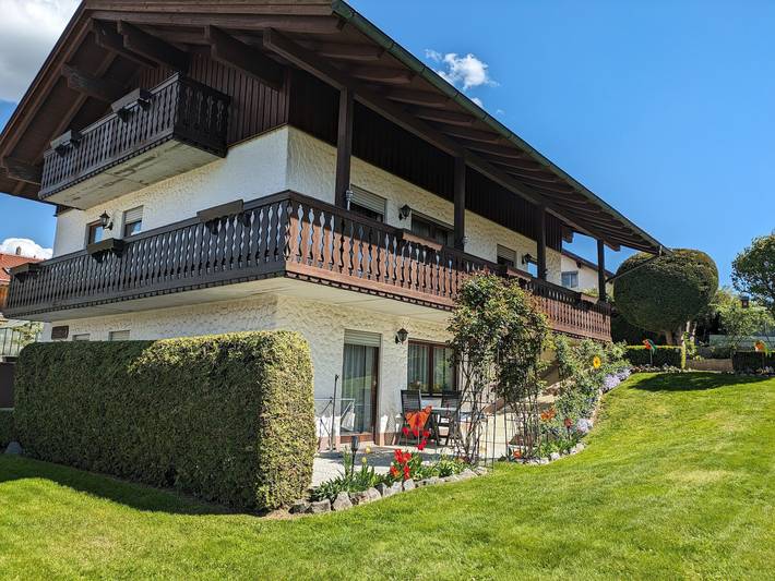 Appartement entier, Appartement de vacances "Bauer" avec vue sur la montagne, terrasse privée et Wi-Fi in Arnbruck, Bavière Orientale