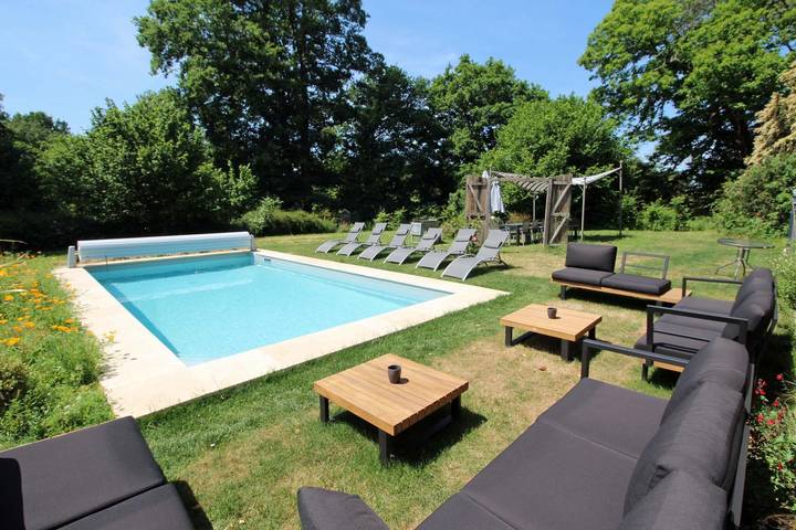 Gîte pour 6 personnes, avec Terrasse ainsi que Jardin et Piscine
