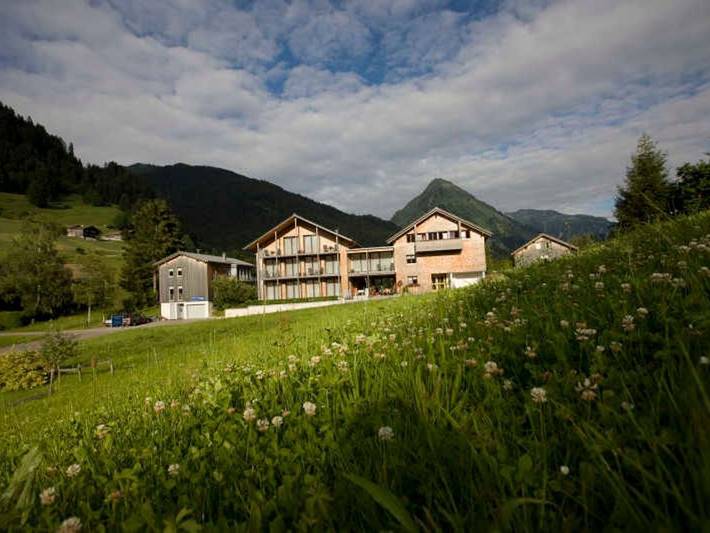 Hotel für 4 Personen, mit Balkon und Terrasse sowie Garten und Sauna in Schoppernau