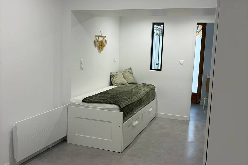Ganze Wohnung, Cosy studio - Historic center of Manosque - Near Iter in Manosque, Regionaler Naturpark Luberon