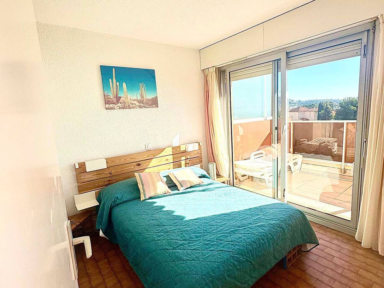 Entire apartment, Apartment for up to 8 people with Wi-Fi and exceptional sea view in Roquebrune-Cap-Martin, Nice region