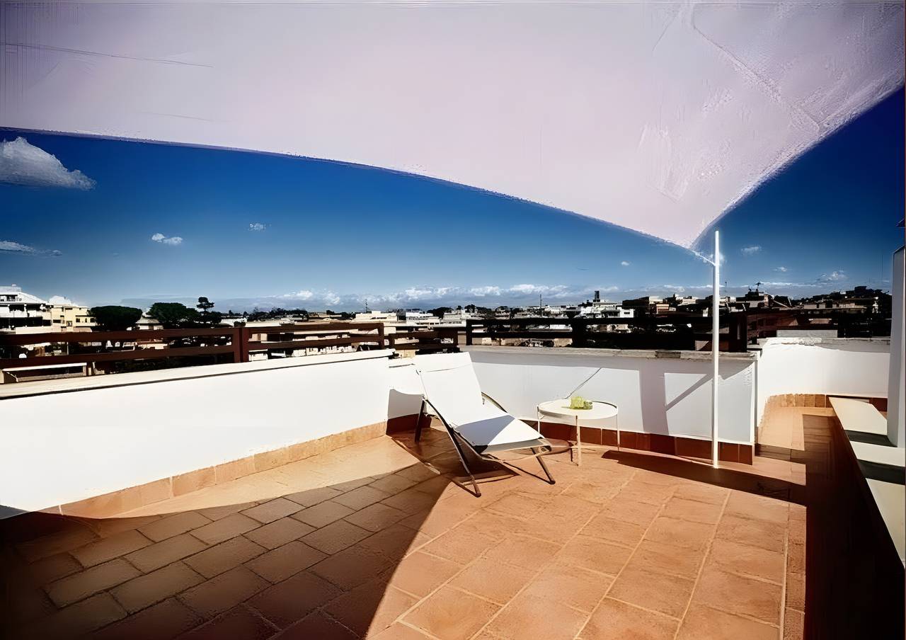 Entire apartment, Holiday Home 'Gianicolo House' with Private Terrace, Wi-Fi and Air Conditioning in Rome, Rome Province