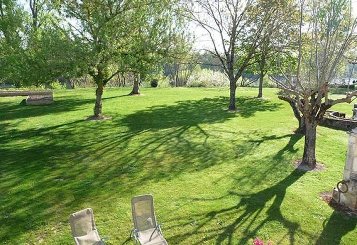 Location de vacances pour 3 personnes, avec piscine et jardin ainsi que terrasse et jacuzzi à Saint-Avit-Saint-Nazaire - 2