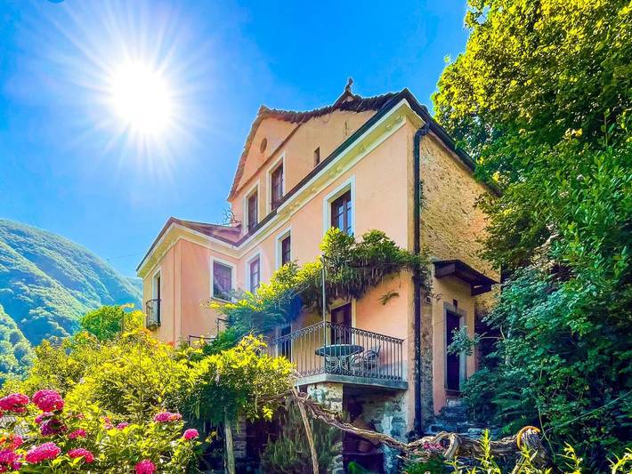 Ferienhaus für 2 Personen, mit Terrasse und Ausblick in Mergoscia