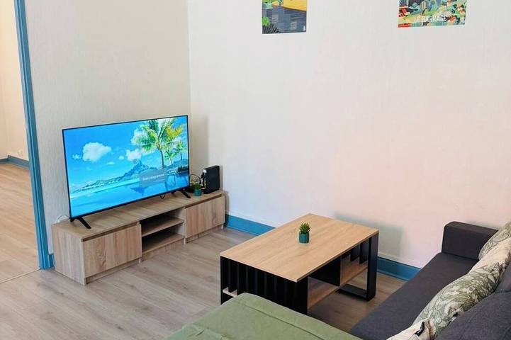 Apartamento entero, Appart' cosy + billard, à Bort in Bort-les-Orgues, Parque Natural Regional Volcans d'Auvergne