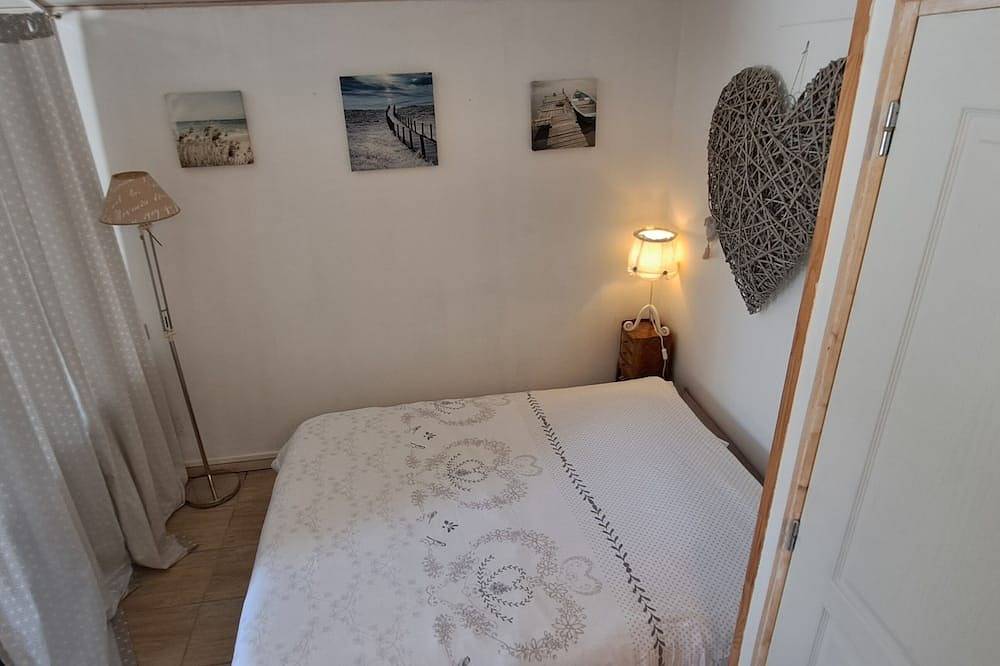 Entire apartment, Studio Le ti'coco on the Arcachon basin, 20 min from the beaches in Biganos, Arcachon region