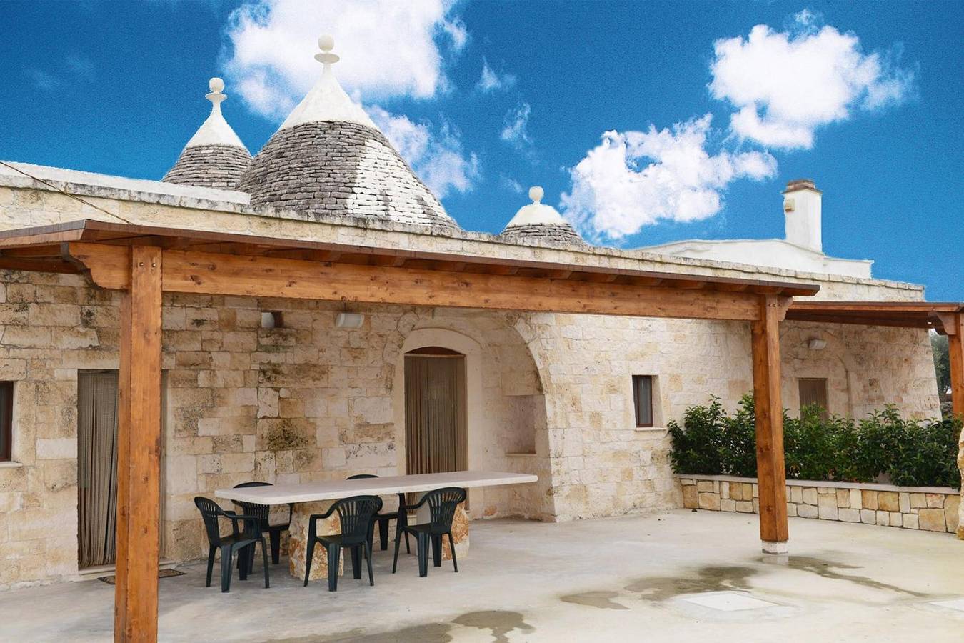 Trullo „Country Relax Lumieri 3“ mit Gemeinschaftspool, Wlan und Klimaanlage in Martina Franca, Bari Provinz