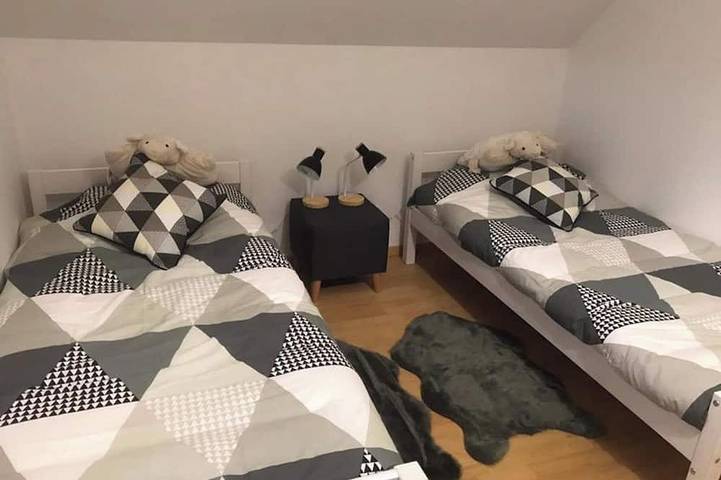 Location de vacances pour 7 personnes, avec piscine ainsi que jardin et jacuzzi à Bréville-sur-Mer - 2