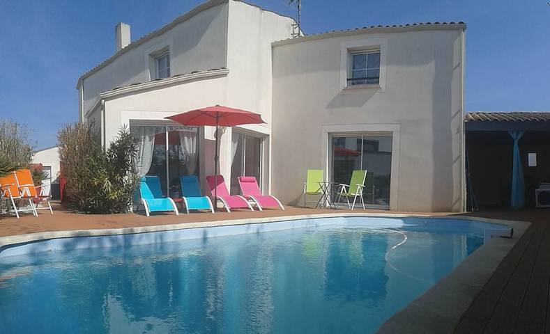 Chambre d’hôte pour 2 personnes, avec piscine