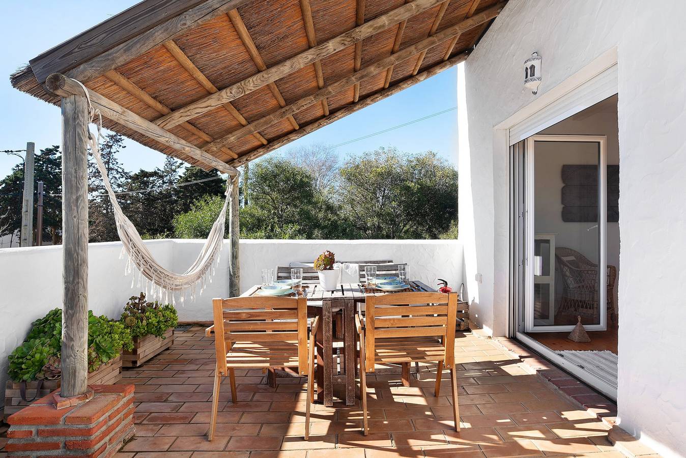 Entire studio, Studio Apartment 'Varadero Beach Penthouse' with Mountain View, Wi-Fi and Air Conditioning in Los Caños de Meca, Barbate
