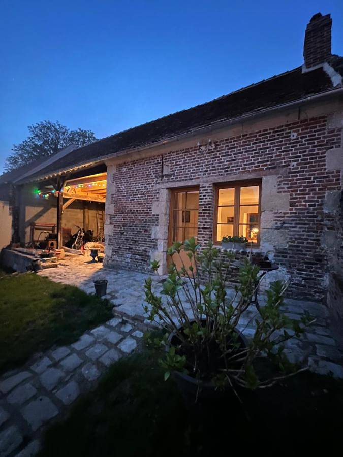 Gîte pour 2 personnes, avec jardin, animaux acceptés à Monchy-Humières