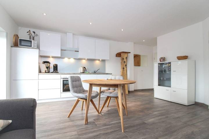 Ferienwohnung für 2 Personen, mit Balkon in Greetsiel - 2