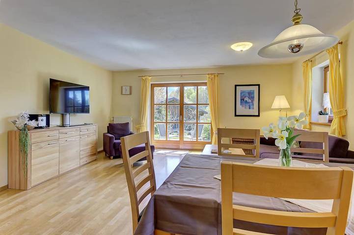 Ferienwohnung für 6 Personen, mit Garten und Sauna sowie Balkon in Spiegelau