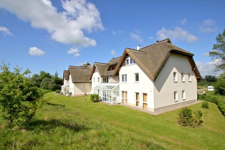 Ferienwohnung für 4 Personen, mit Balkon und Terrasse sowie Pool und Sauna in Lobbe - 4
